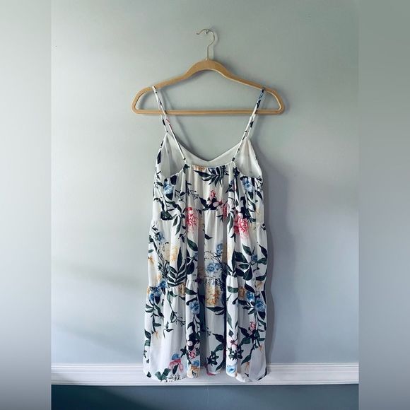 Everly  - Picture 4 of 8